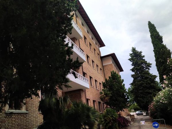 intera palazzina in affitto a Loreto