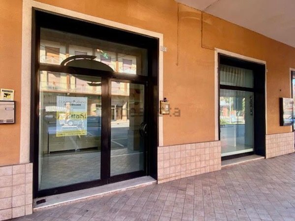 ufficio in affitto a Loreto in zona Villa Musone