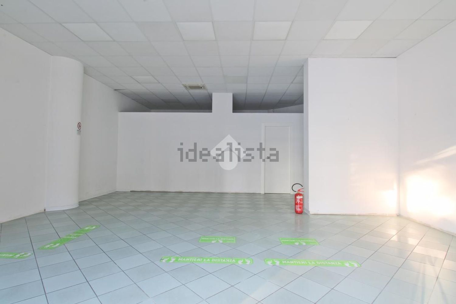 locale commerciale in affitto a Loreto