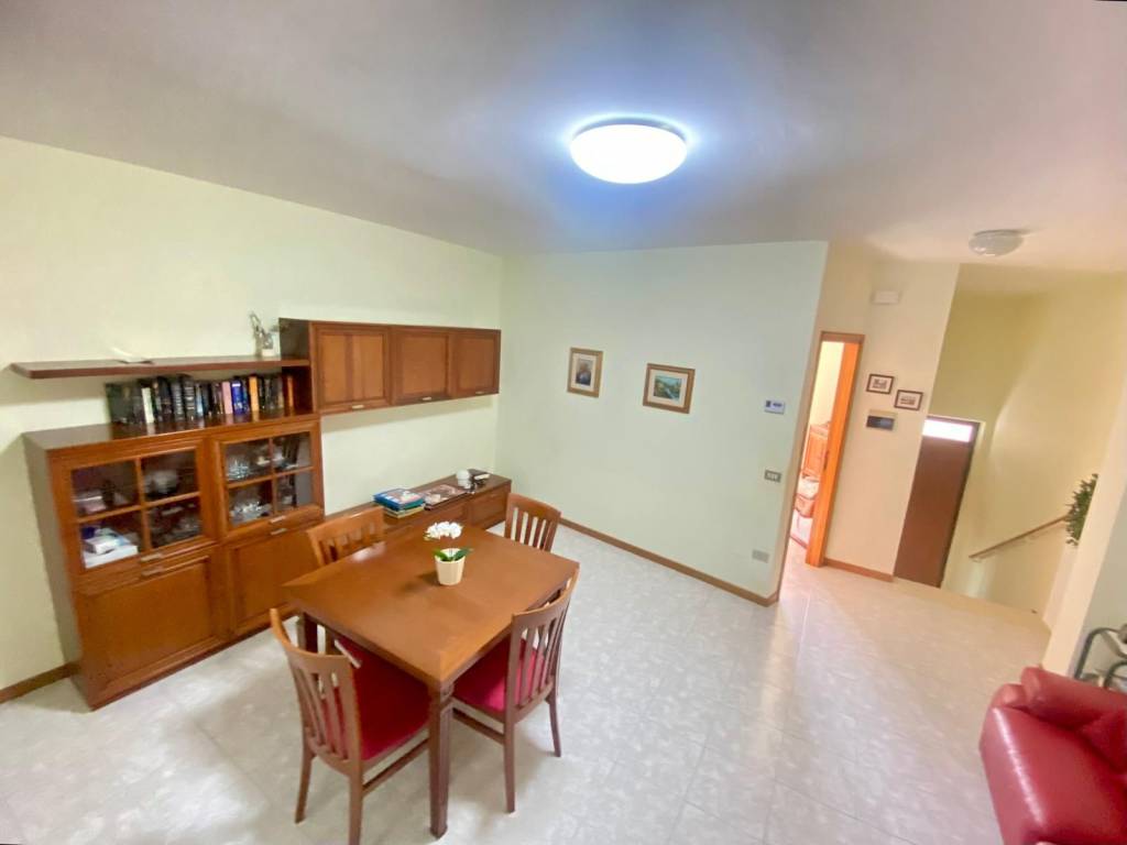 casa semindipendente in affitto a Loreto