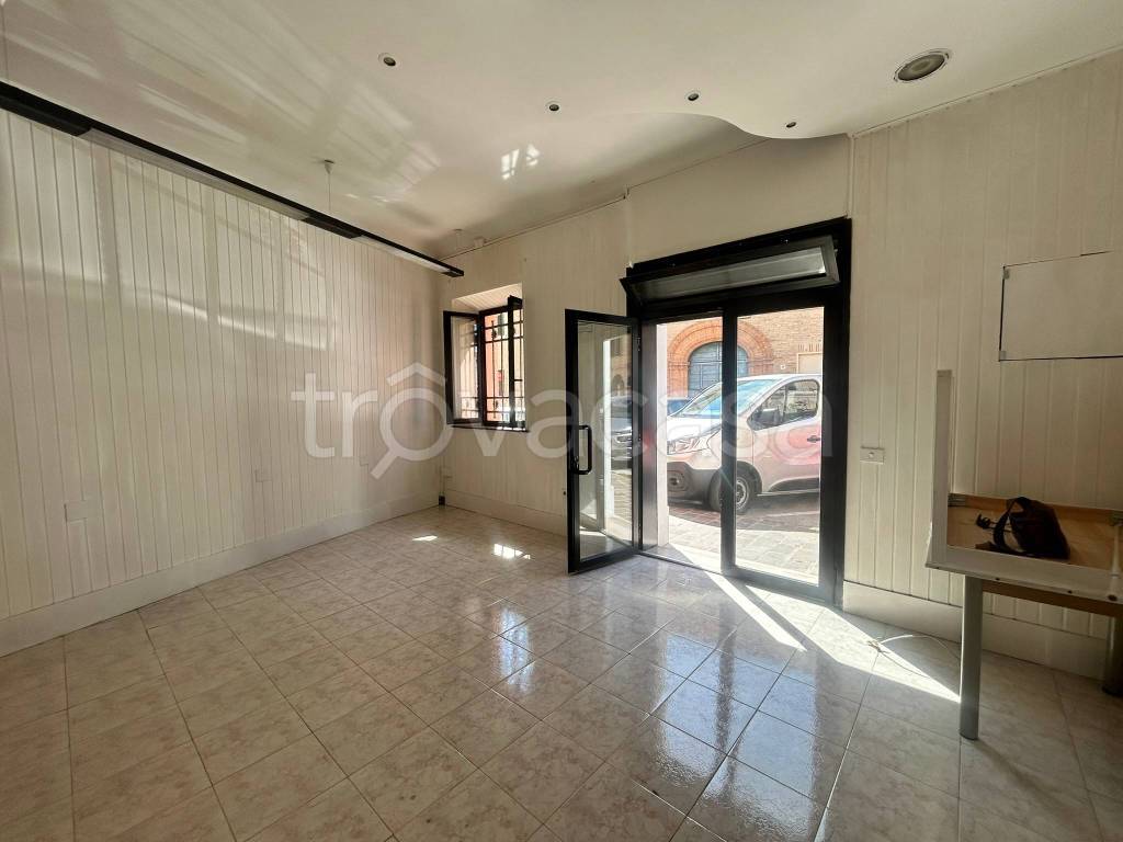 locale commerciale in affitto a Montemarciano