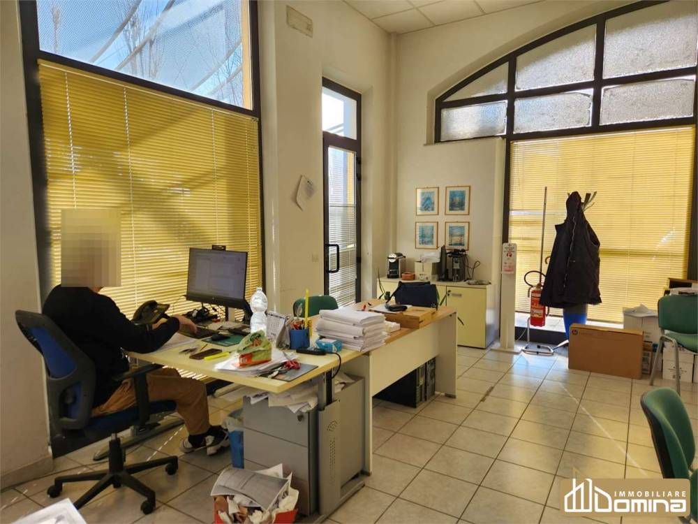 ufficio in affitto a Montemarciano in zona Marina