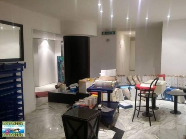 locale commerciale in affitto a Numana