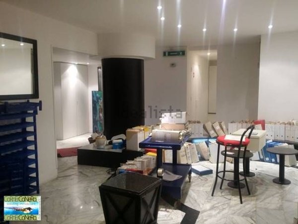 locale commerciale in affitto a Numana