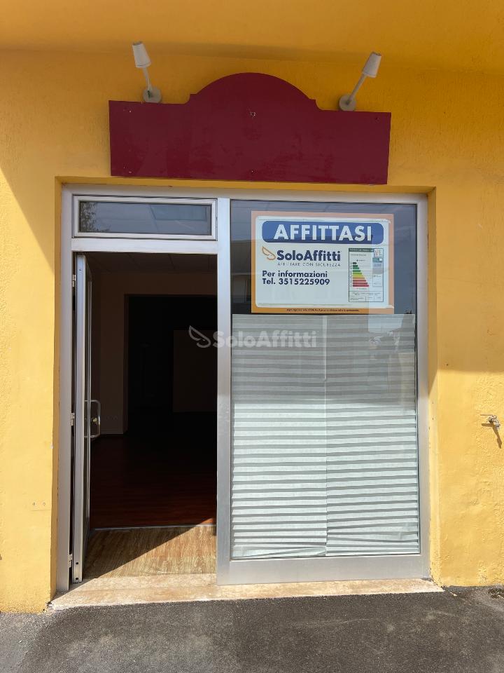 locale commerciale in affitto ad Osimo in zona San Biagio
