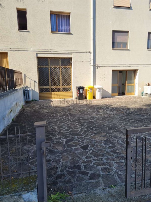 locale di sgombero in affitto ad Osimo