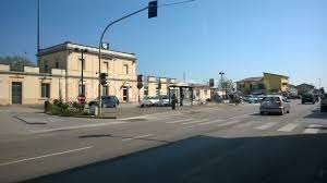 negozio in affitto ad Osimo in zona Osimo Stazione