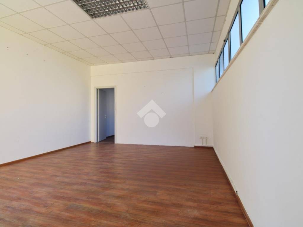 negozio in affitto ad Osimo in zona San Biagio