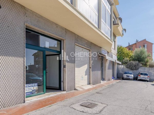 negozio in affitto ad Osimo
