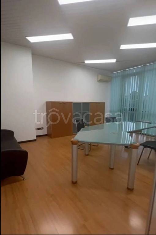 ufficio in affitto ad Osimo in zona Osimo Stazione