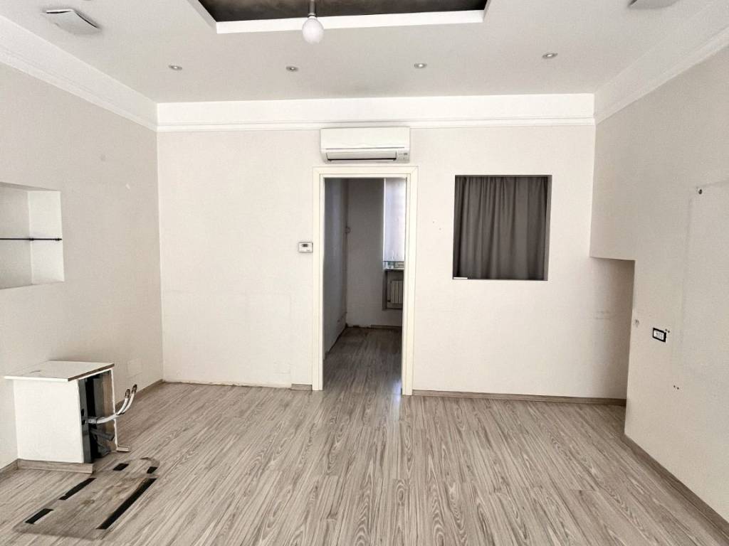 negozio in affitto ad Osimo