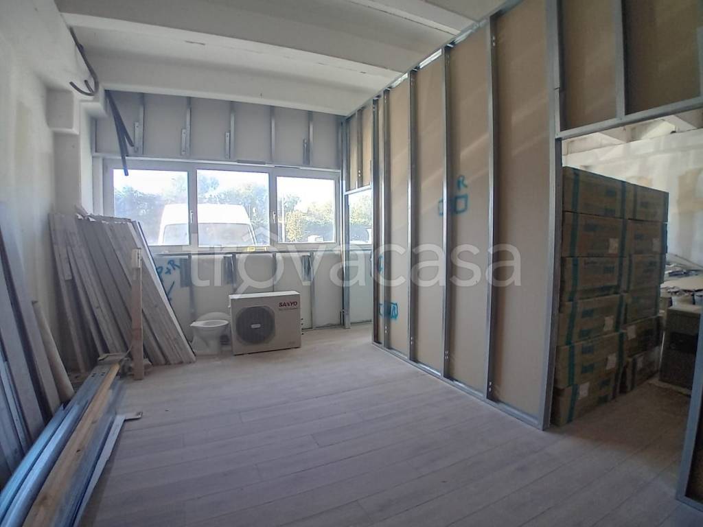 negozio in affitto ad Osimo in zona San Biagio