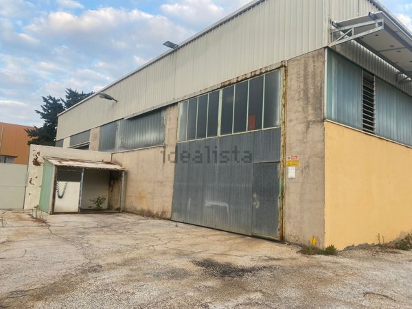 locale di sgombero in affitto ad Osimo