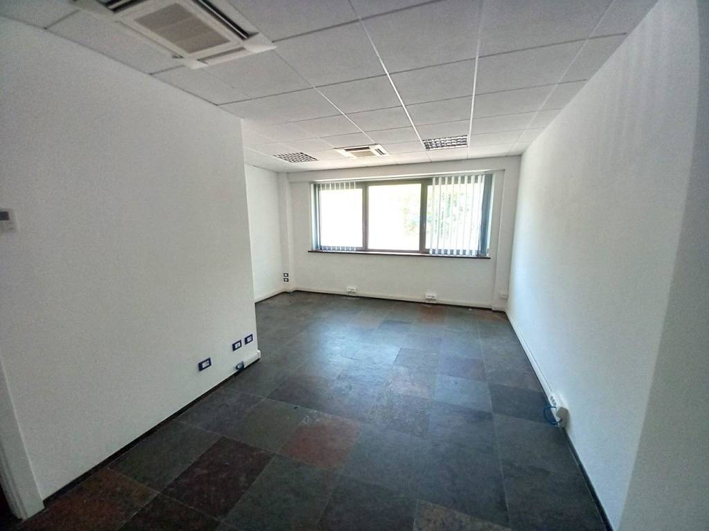 ufficio in affitto ad Osimo