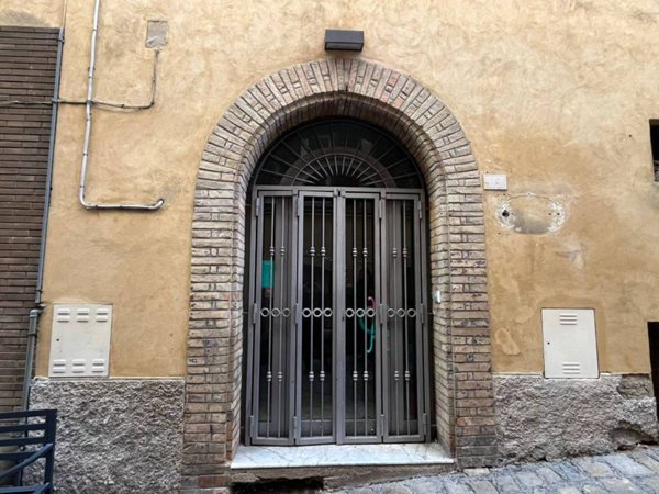 negozio in affitto ad Osimo