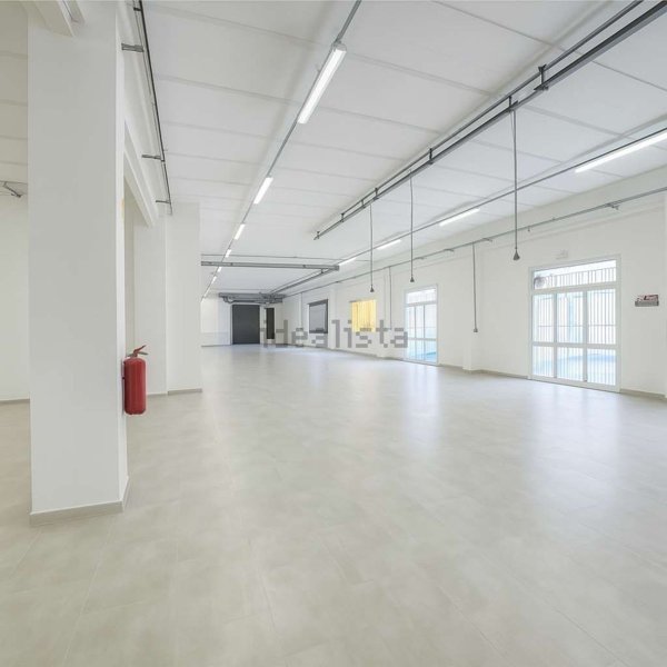 locale di sgombero in affitto ad Osimo