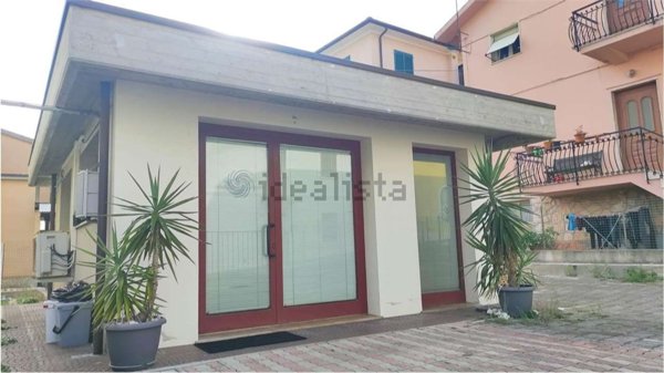 ufficio in affitto ad Osimo in zona Osimo Stazione