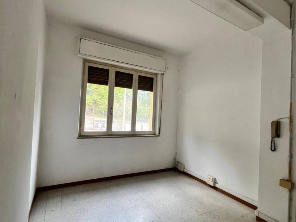 locale di sgombero in affitto ad Osimo