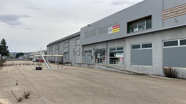 capannone in affitto ad Osimo in zona Osimo Stazione