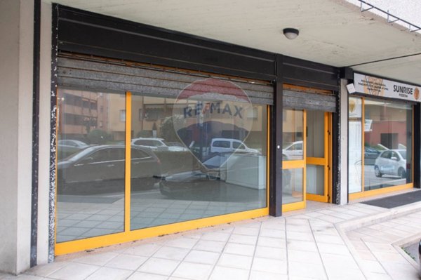 locale commerciale in affitto a Senigallia