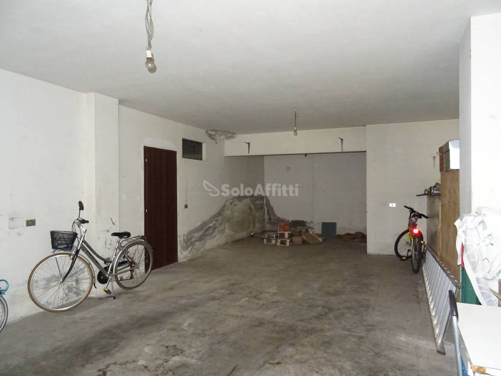 locale commerciale in affitto a Senigallia