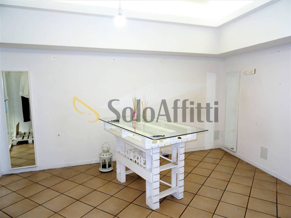 negozio in affitto a Senigallia