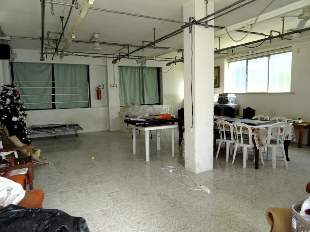 locale commerciale in affitto a Senigallia in zona Vallone