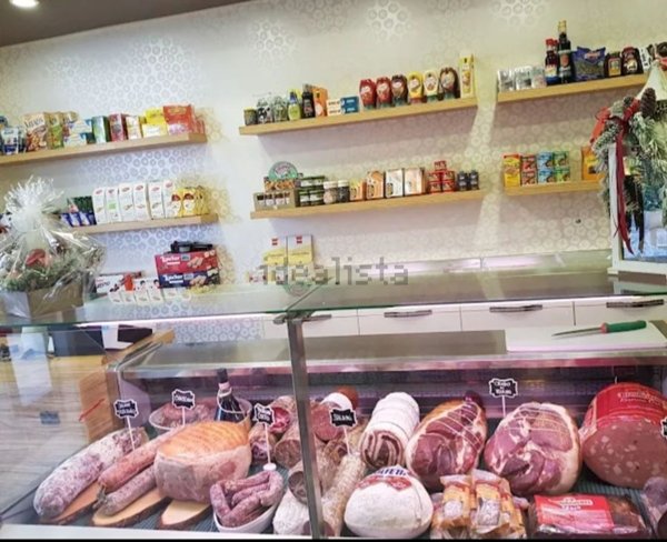 negozio in affitto a Senigallia in zona Borgo Passera