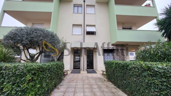 negozio in affitto a Senigallia