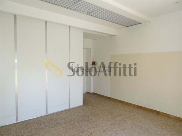 locale di sgombero in affitto a Senigallia