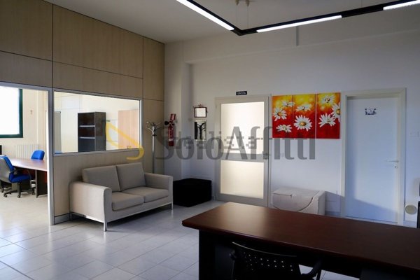ufficio in affitto a Senigallia in zona Marzocca