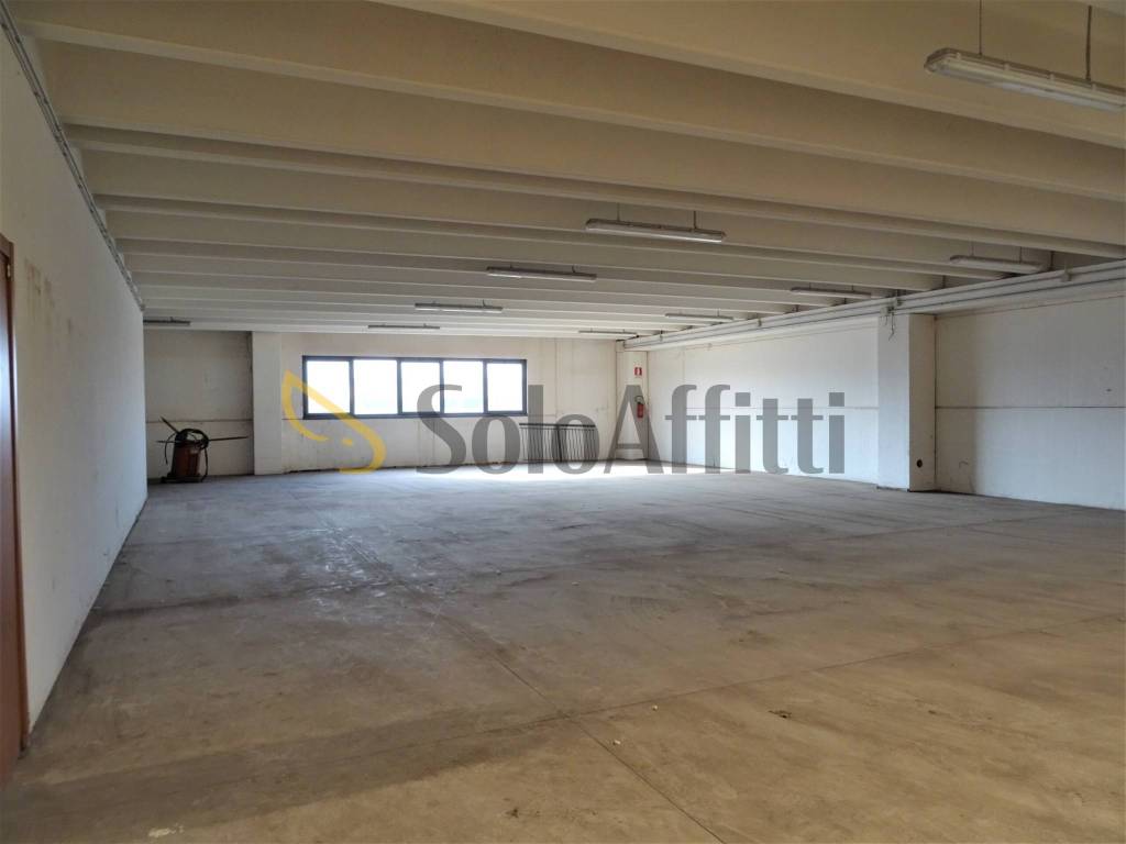 locale commerciale in affitto a Senigallia in zona Cesano