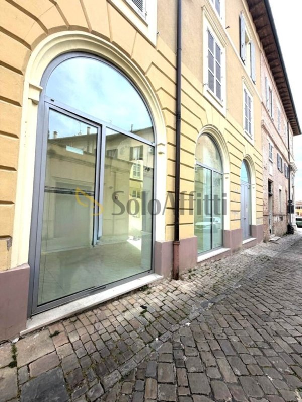 negozio in affitto a Senigallia