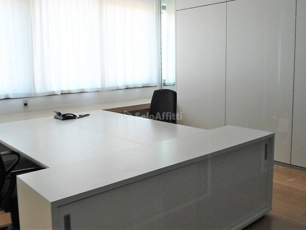 ufficio in affitto a Senigallia in zona Cesano