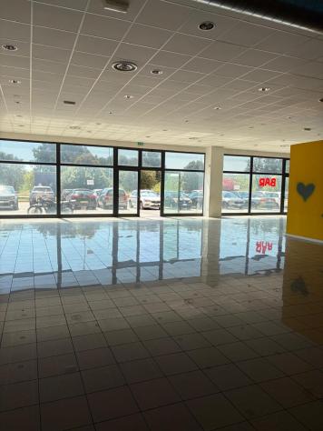 negozio in affitto a Senigallia in zona Cesano
