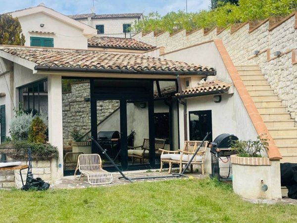 casa indipendente in affitto a Sirolo