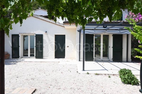 casa indipendente in affitto a Sirolo in zona Coppo