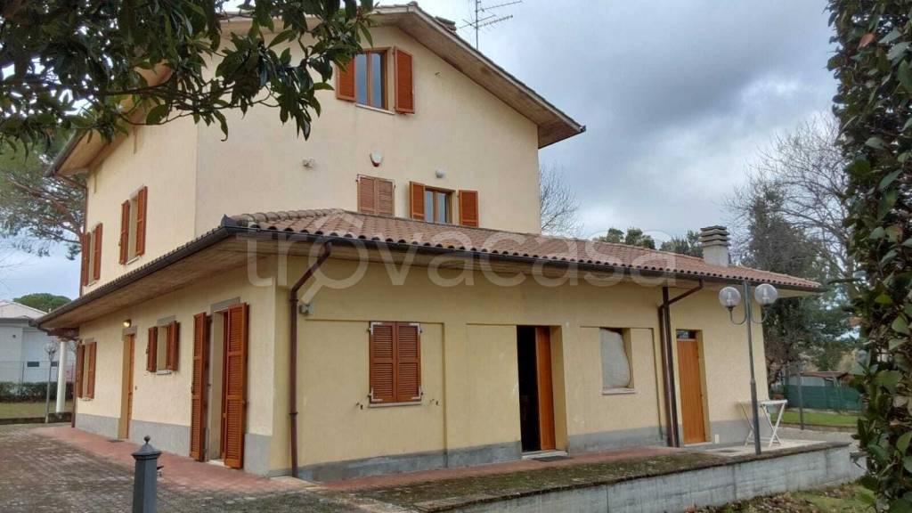 casa indipendente in affitto ad Appignano