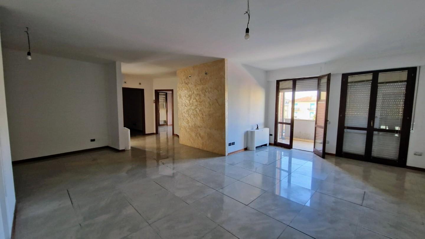 ufficio in affitto a Caldarola in zona Croce