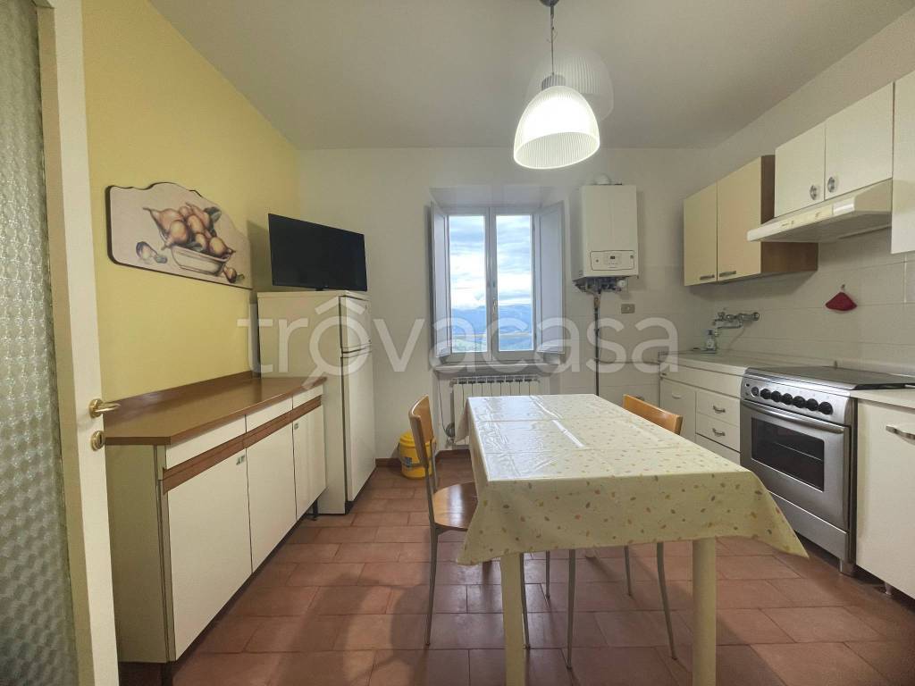 appartamento in affitto a Camerino in zona Varano