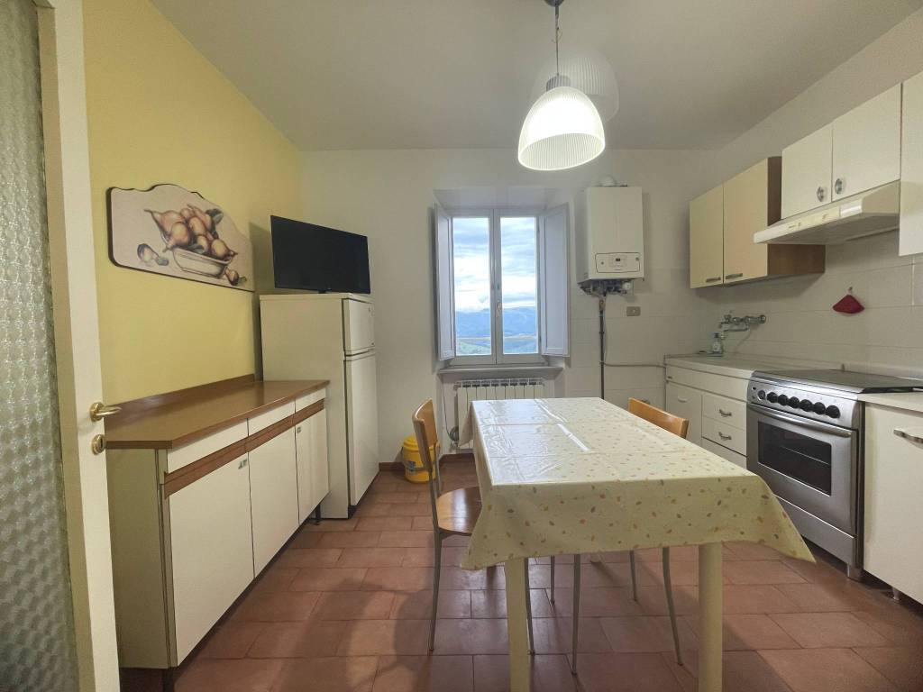 appartamento in affitto a Camerino in zona Varano