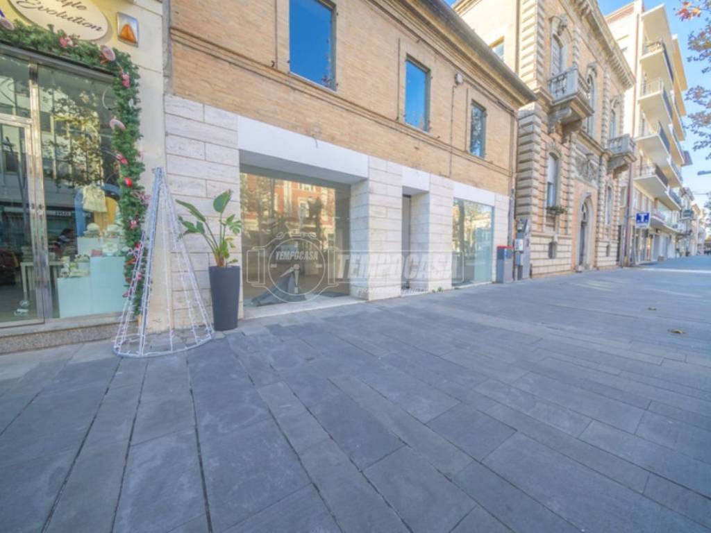 negozio in affitto a Civitanova Marche