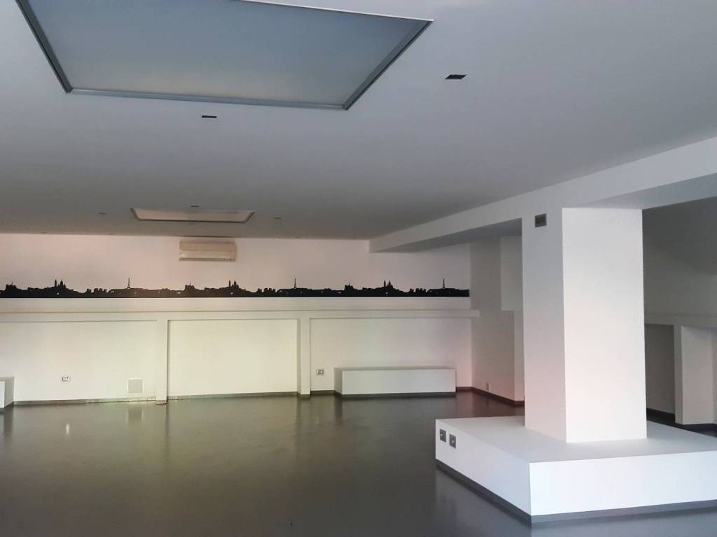 locale commerciale in affitto a Civitanova Marche in zona San Marone