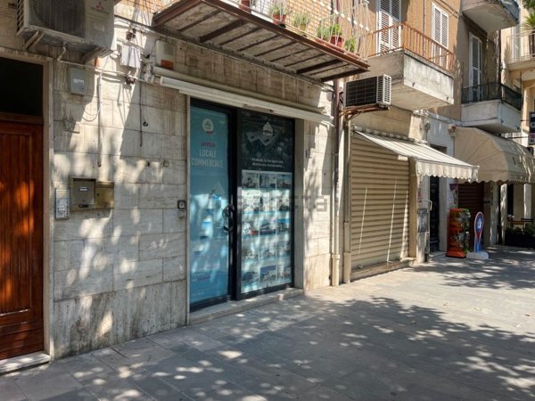 locale commerciale in affitto a Civitanova Marche