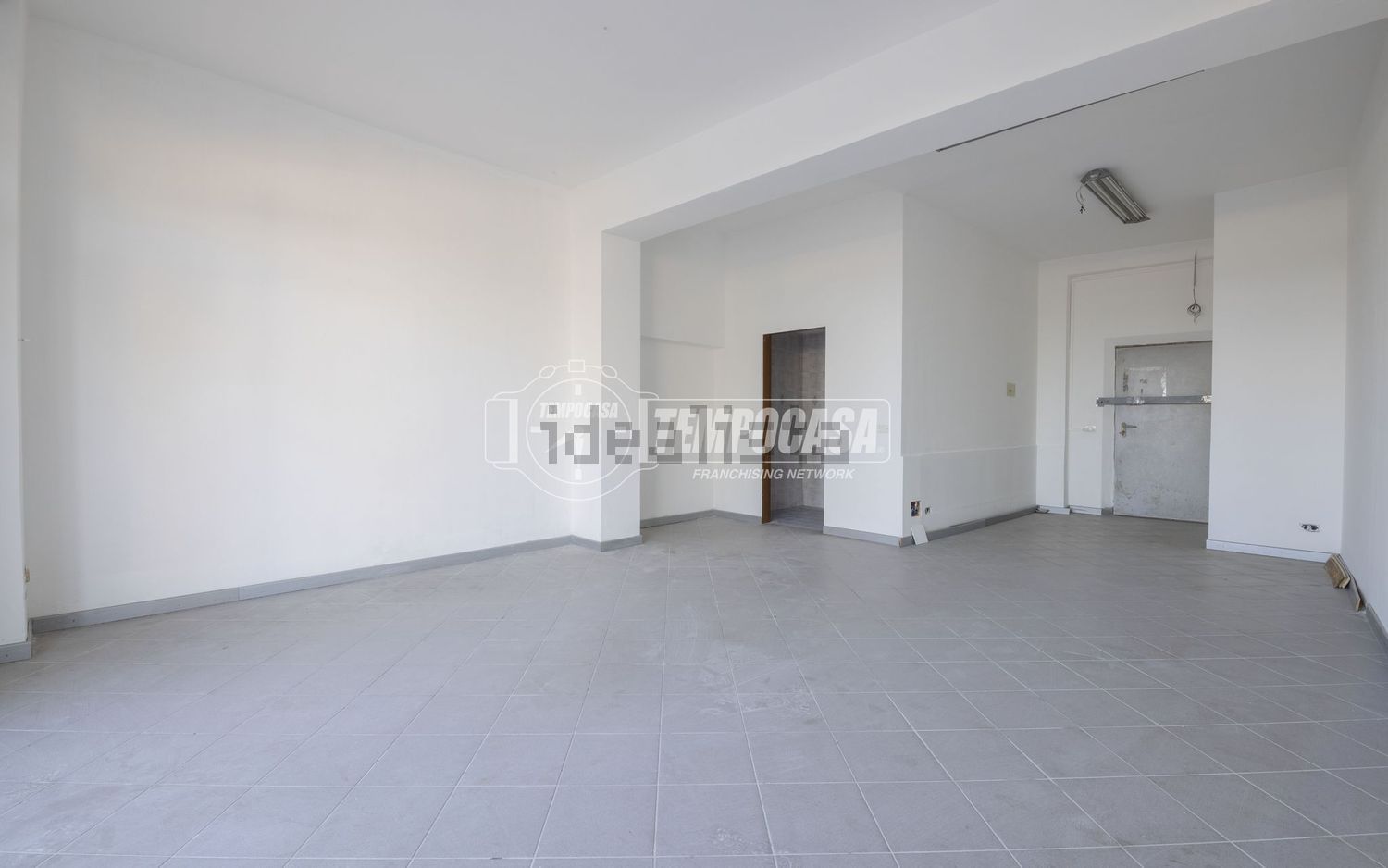 locale commerciale in affitto a Civitanova Marche