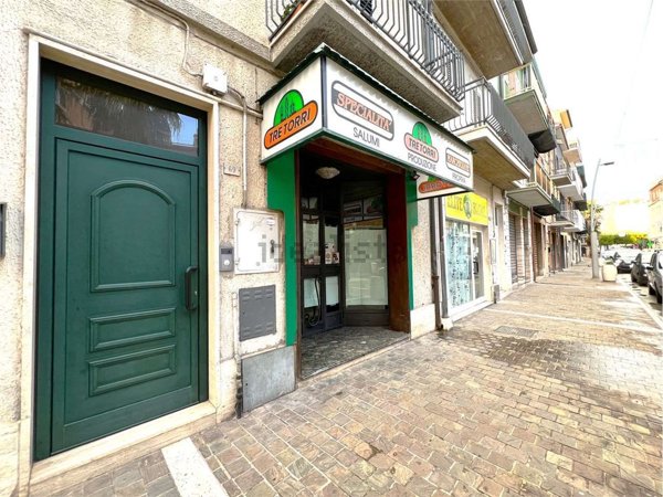 locale commerciale in affitto a Civitanova Marche