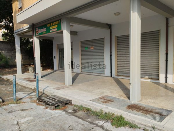 locale commerciale in affitto a Civitanova Marche