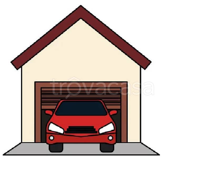 locale di sgombero in affitto a Civitanova Marche