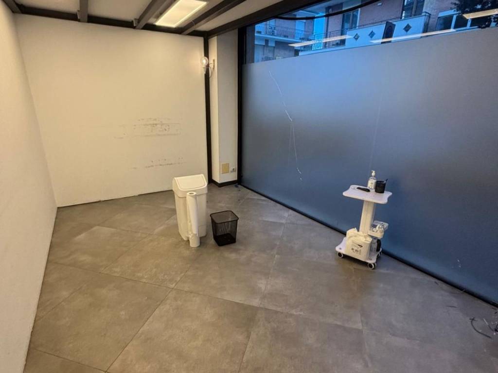 negozio in affitto a Civitanova Marche in zona Fontespina