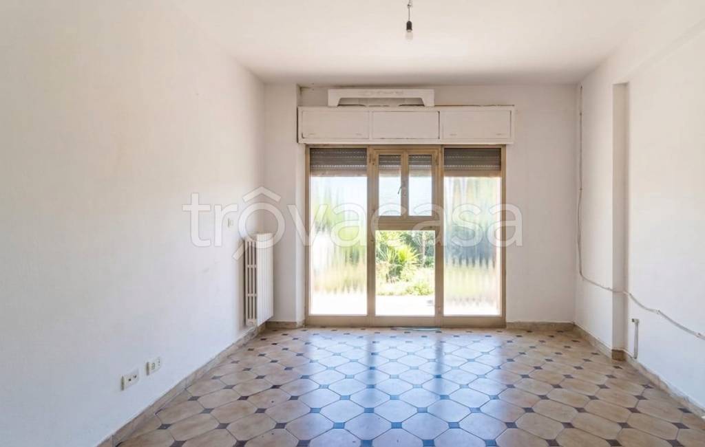 locale commerciale in affitto a Civitanova Marche